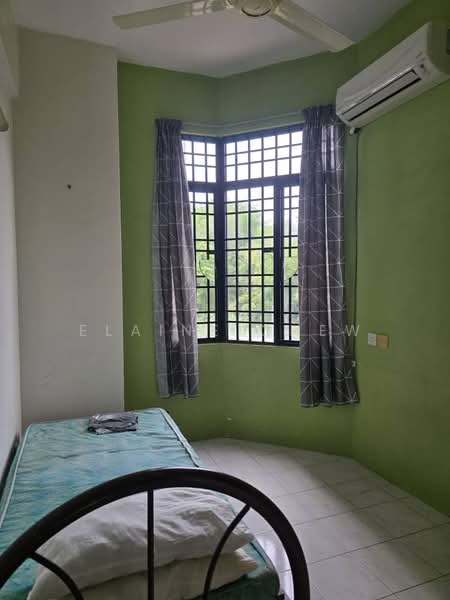 Pangsapuri untuk Dijual di Parkview Towers - Elaine Chew - Bedroom - PropertyGuru.com.my