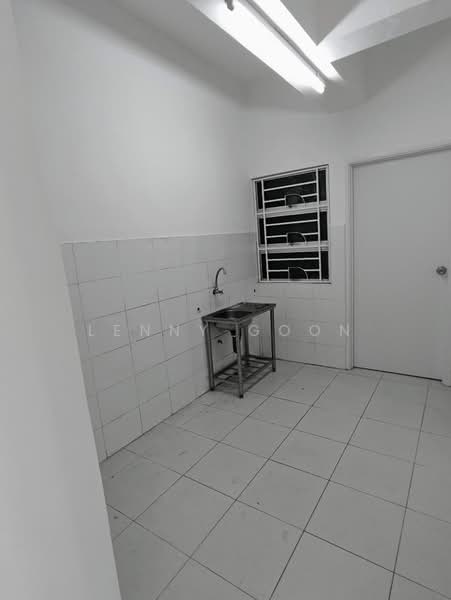 Apartment for Sale at Idaman Iris - Lenny Goon - Kitchen - PropertyGuru.com.my
