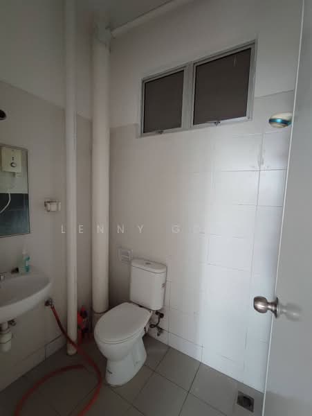 Apartment for Sale at Idaman Iris - Lenny Goon - Bathroom - PropertyGuru.com.my