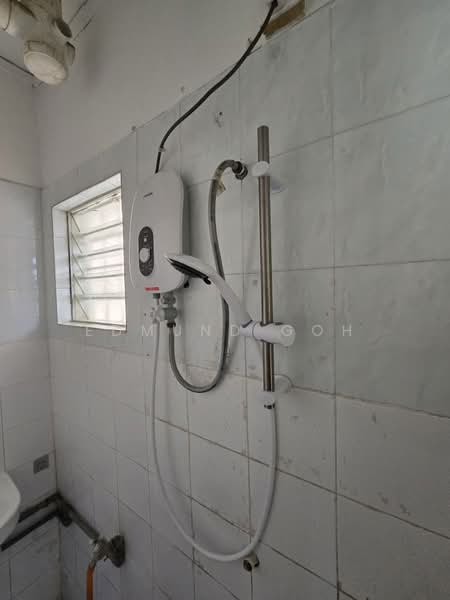 Apartment for Rent at Pangsapuri Desa Tanjung - Edmund Goh - Bathroom - PropertyGuru.com.my