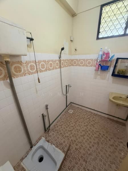 Rumah Banglo untuk Dijual di Kemensah Heights (Ulu Kelang) - Anna H - Bathroom - PropertyGuru.com.my