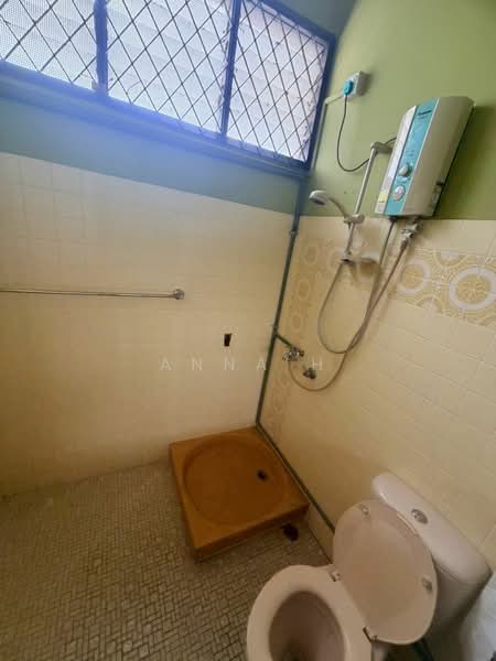 Rumah Banglo untuk Dijual di Kemensah Heights (Ulu Kelang) - Anna H - Bathroom - PropertyGuru.com.my