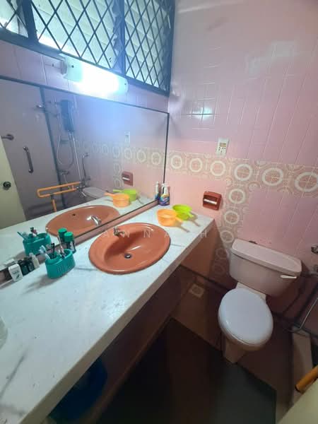 Rumah Banglo untuk Dijual di Kemensah Heights (Ulu Kelang) - Anna H - Bathroom - PropertyGuru.com.my