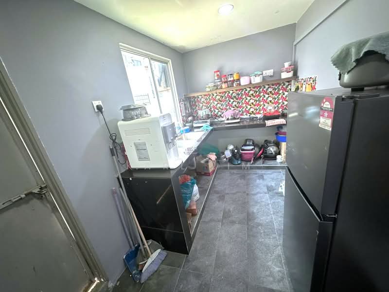2-storey Terraced House for Sale in Taman Century (Johor Bahru) - Karl Lim - Kitchen - PropertyGuru.com.my