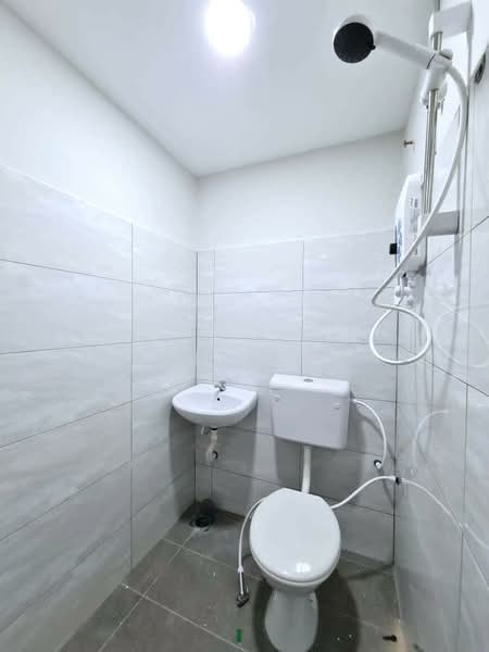 2-storey Terraced House for Sale in Taman Century (Johor Bahru) - Karl Lim - Bathroom - PropertyGuru.com.my
