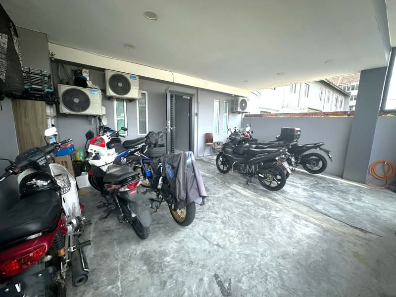 2-storey Terraced House for Sale in Taman Century (Johor Bahru) - Karl Lim - Car Park - PropertyGuru.com.my