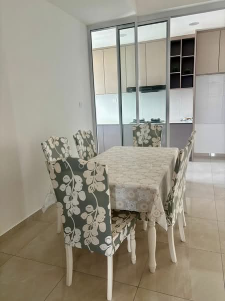 Kondominium untuk Disewa di Lucerne Residences - Evon Kang - Dining Room - PropertyGuru.com.my