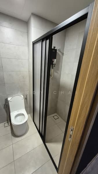 Servis Apartment untuk Disewa di Armani Raja Uda - Andy Chai - Bathroom - PropertyGuru.com.my
