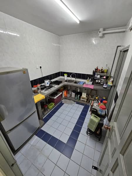 Kondominium untuk Dijual di Endah Regal Condominium - Kelly Kok - Kitchen - PropertyGuru.com.my