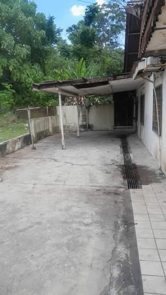 1-storey Terraced House for Sale in Taman Skyline (Jalan Klang Lama (Old Klang Road)) - Carlos Ng - Exterior - PropertyGuru.com.my