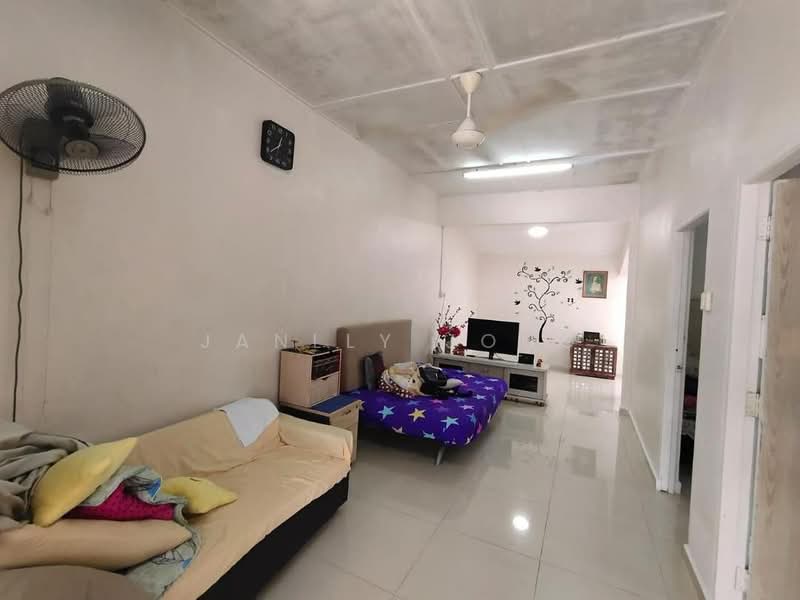 1-storey Terraced House for Sale in Taman Abad (Johor Bahru) - Janlly Jong - Living Room - PropertyGuru.com.my