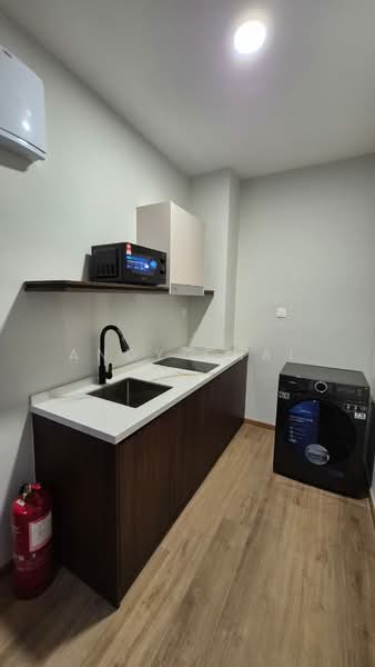 Servis Apartment untuk Disewa di Armani Raja Uda - Andy Chai - Kitchen - PropertyGuru.com.my