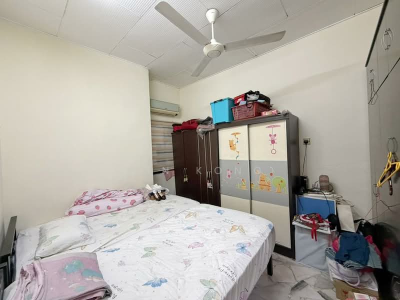 1-storey Terraced House for Sale in Taman Skudai Baru (Skudai) - Min Kong - Bedroom - PropertyGuru.com.my