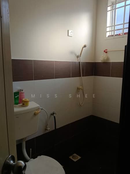 Rumah Teres untuk Dijual di Taman Keroma (Muar) - Miss Shee - Bathroom - PropertyGuru.com.my