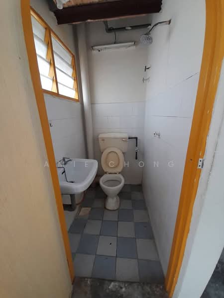 Rumah Flat untuk Dijual di Panorama Lapangan Perdana - Amie Chong - Bathroom - PropertyGuru.com.my