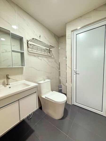 Apartment for Rent at Kempas Apartment - Jen Tan - Bathroom - PropertyGuru.com.my