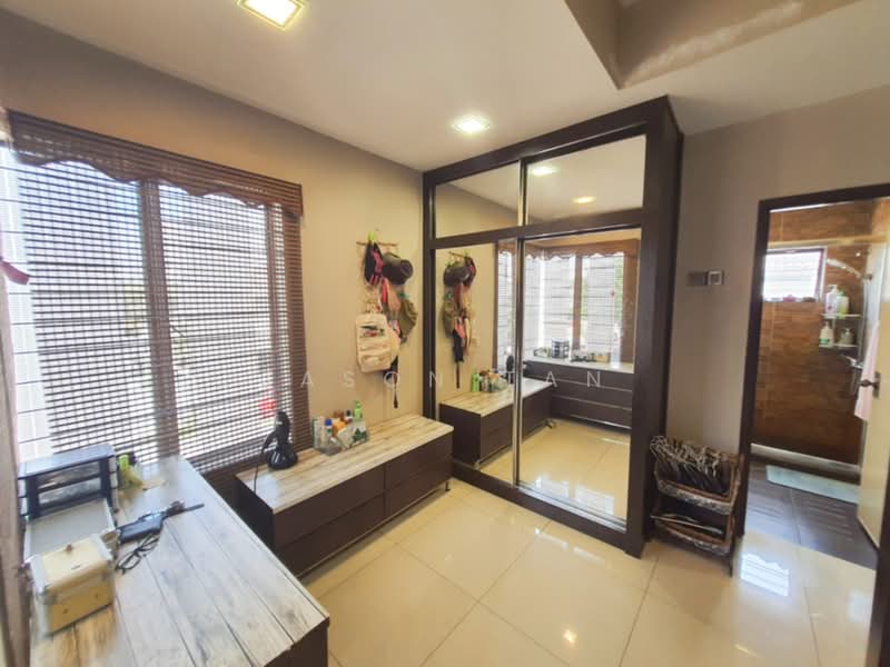 Rumah Berkembar untuk Dijual di Taman Puncak Jalil (Seri Kembangan) - Jason Tan - Bedroom - PropertyGuru.com.my