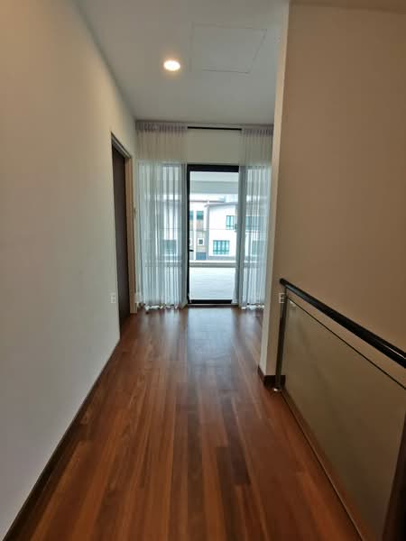 Semi-Detached House for Rent in 16 Sierra (Puchong) - Eddy Lee - Corridor - PropertyGuru.com.my