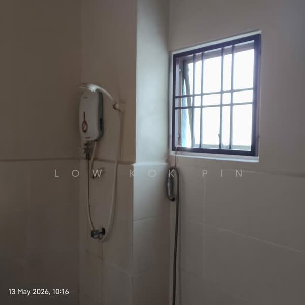 Condominium for Rent at Ridzuan Condominium - Low Kok Pin - Bathroom - PropertyGuru.com.my