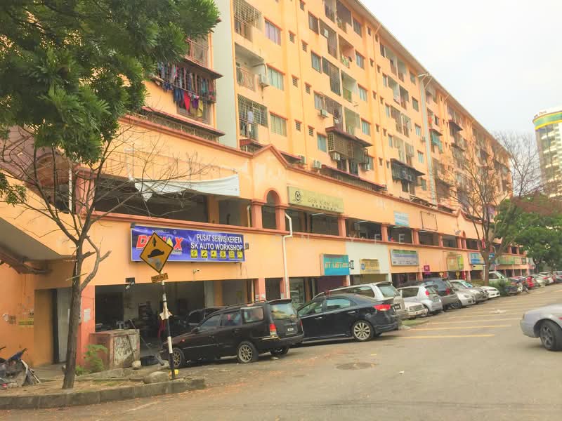 Pangsapuri untuk Disewa di Putra Ria Apartment - Brandon Yee - Exterior - PropertyGuru.com.my