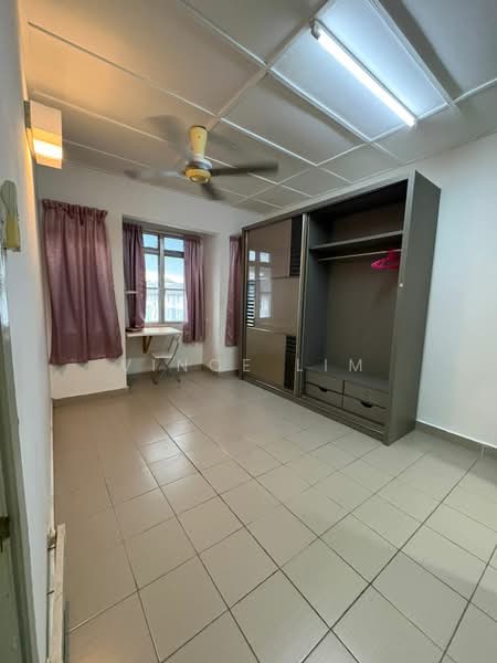 Pangsapuri untuk Dijual di Sri Pinang Apartment - Vince Lim - Bedroom - PropertyGuru.com.my