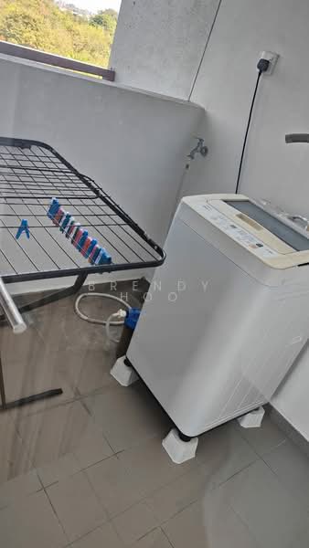 Kondominium untuk Disewa di The WaterEdge (Pinggiran Air) - Brendy Hoo - Balcony - PropertyGuru.com.my
