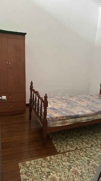 1.5-storey Terraced House for Rent in Taman Molek (Johor Bahru) - Joseph Tan - Upstair bed room - PropertyGuru.com.my