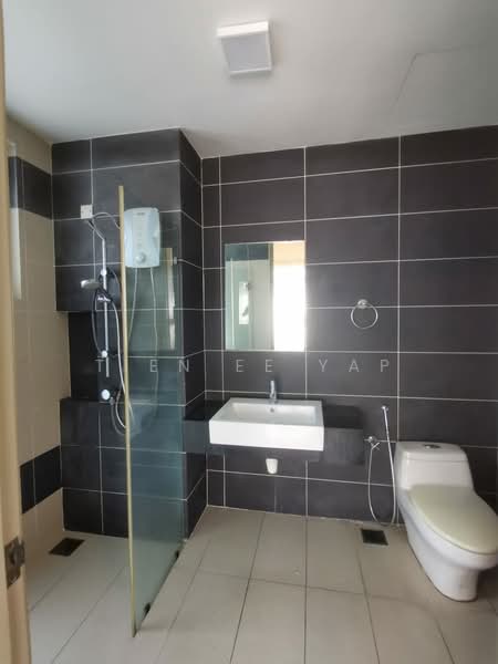 Kondominium untuk Disewa di Saville @ The Park - Tien Ee Yap - Bathroom - PropertyGuru.com.my