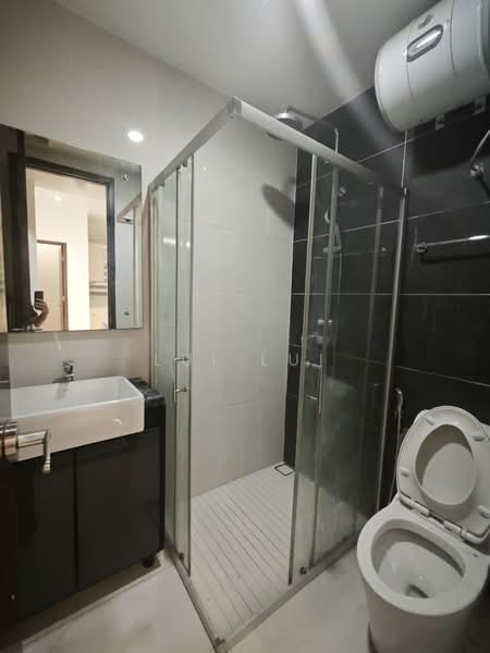 Condominium for Rent at Amberside @ Country Garden Danga Bay - Lui Lui - Bathroom - PropertyGuru.com.my