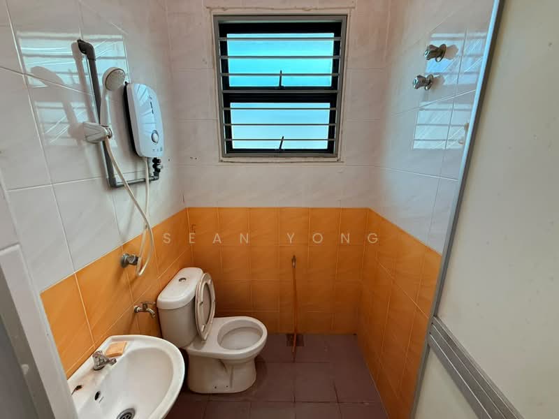 Rumah Berkembar untuk Dijual di Selayang (Selangor) - Sean Yong - Bathroom - PropertyGuru.com.my