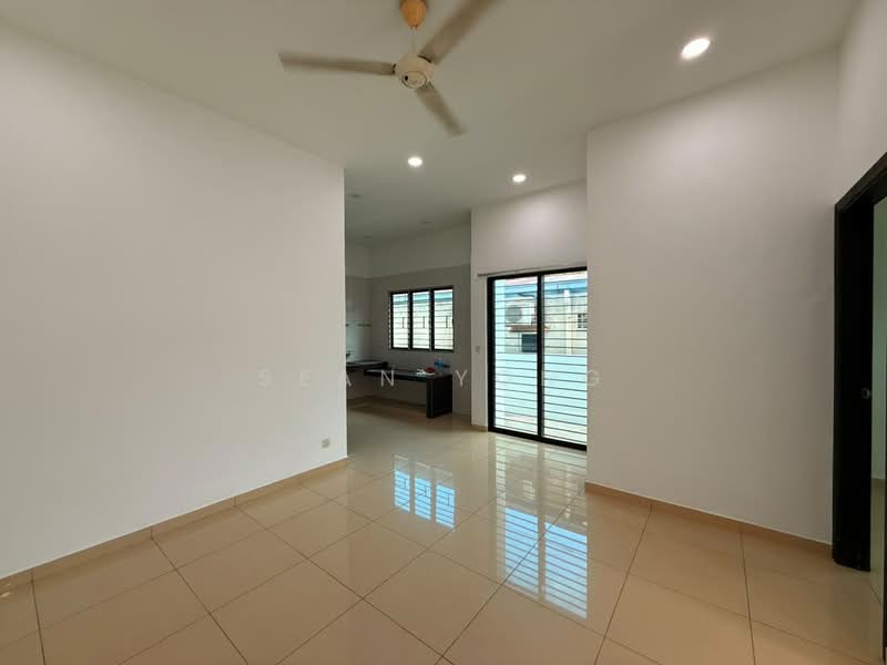 Rumah Berkembar untuk Dijual di Selayang (Selangor) - Sean Yong - Living Room - PropertyGuru.com.my