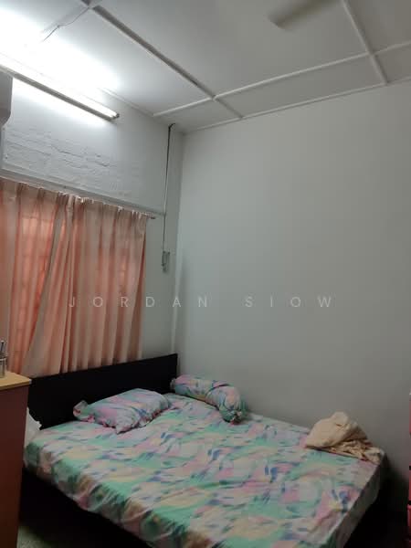 1-storey Terraced House for Sale in Taman Salak Selatan (Salak South) - Jordan Siow - PropertyGuru.com.my