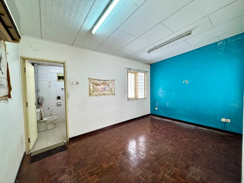 Rumah Teres 2 Tingkat untuk Dijual di Pulau Tikus (George Town) - Ronald Kee - Bathroom - PropertyGuru.com.my