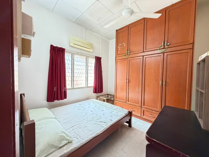 1-storey Terraced House for Sale in SS5 (Petaling Jaya) - Fatin Azemi - Bedroom - PropertyGuru.com.my