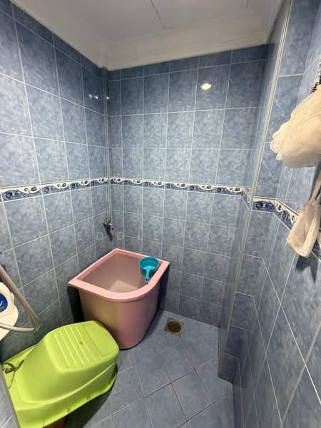 Pangsapuri untuk Dijual di Pandan Ria (Block A & B) - Eddie Loh - Bathroom - PropertyGuru.com.my