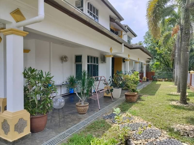 Bungalow House for Sale in Taman Munshi Ibrahim (Tampoi) - David Ong - PropertyGuru.com.my