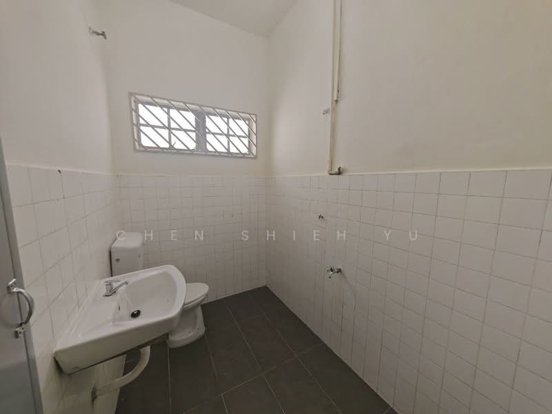 1-storey Terraced House for Sale in Taman Skudai Baru (Skudai) - Chen Shieh Yu - Bathroom - PropertyGuru.com.my