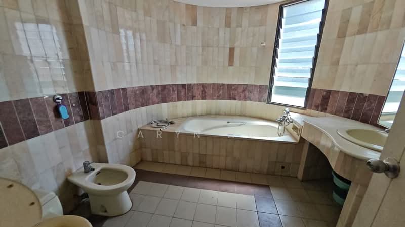 Shop / Office for Sale in Tanjung Tokong (Penang) - Caryn Hum - Bathroom - PropertyGuru.com.my
