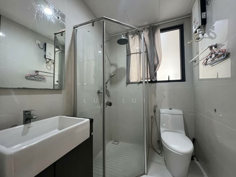 Condominium for Rent at Royal Strand @ Country Garden Danga Bay - Lui Lui - Bathroom - PropertyGuru.com.my