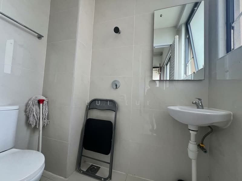 Condominium for Rent at Royal Strand @ Country Garden Danga Bay - Lui Lui - Bathroom - PropertyGuru.com.my