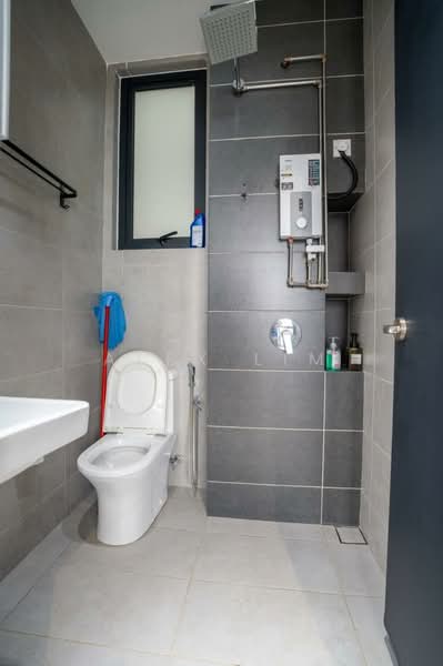 Servis Apartment untuk Disewa di Urban Suites - Alex Lim - Bathroom - PropertyGuru.com.my