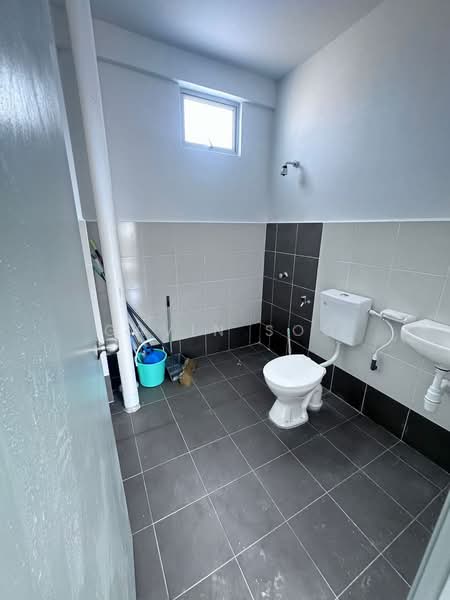 Flat for Rent at PANGSAPURI CENDERA 1 - Gavin Soo - Bathroom - PropertyGuru.com.my