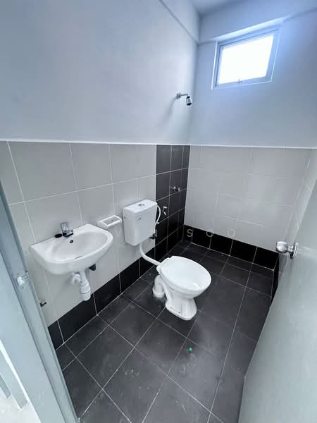 Flat for Rent at PANGSAPURI CENDERA 1 - Gavin Soo - Bathroom - PropertyGuru.com.my