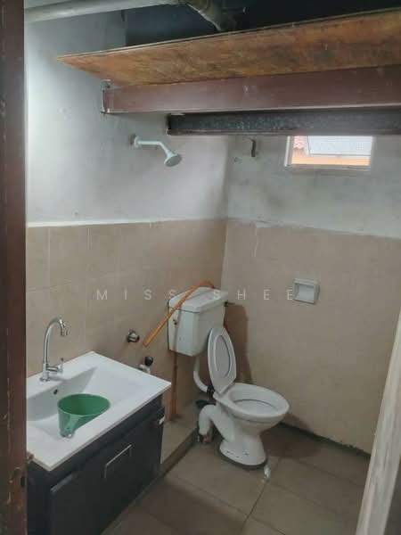 Shop for Sale in Taman Merdeka (Batu Berendam) - Miss Shee - Bathroom - PropertyGuru.com.my