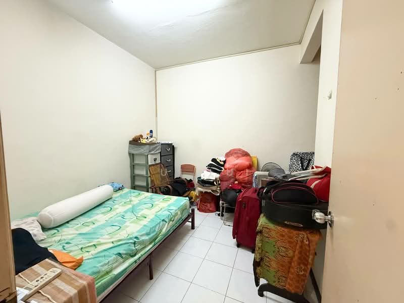 2-storey Terraced House for Sale in Taman Daya (Johor Bahru) - Lui Lui - Bedroom - PropertyGuru.com.my