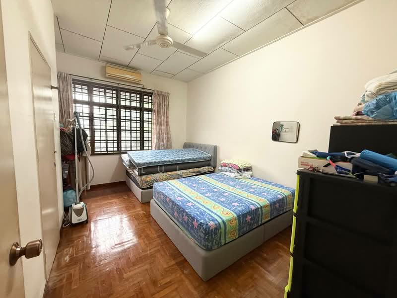 2-storey Terraced House for Sale in Taman Daya (Johor Bahru) - Lui Lui - Bedroom - PropertyGuru.com.my