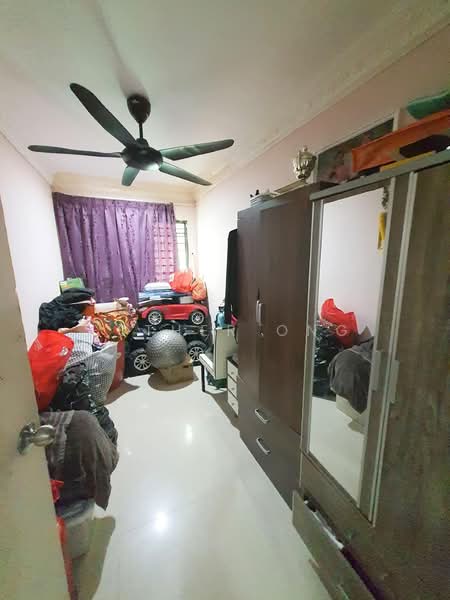 2-storey Terraced House for Sale in Bandar Putra Permai (Seri Kembangan) - Esther Ong - Bedroom - PropertyGuru.com.my