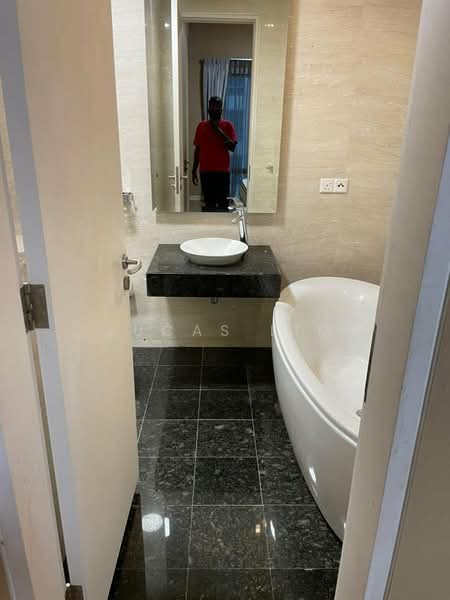 Kondominium untuk Dijual di Pavilion Residence - Lucas Lim - Bathroom - PropertyGuru.com.my