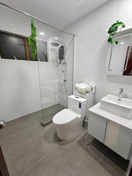 Kondominium untuk Disewa di Robson Condominium - Kew . - Bathroom - PropertyGuru.com.my