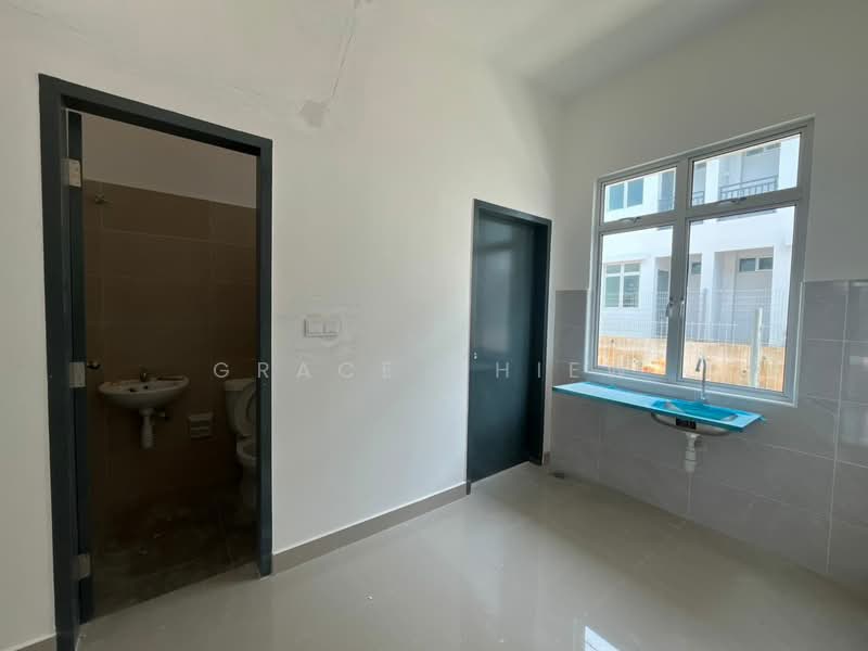 Rumah Teres 2 Tingkat untuk Disewa di Kulai (Johor) - Grace Chiew - Bathroom - PropertyGuru.com.my